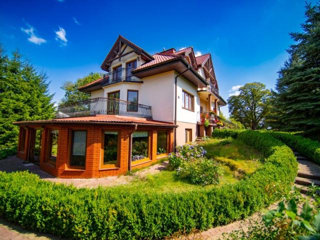 Przestronny dom 229 m² z ogrodem i garażem zapraszam