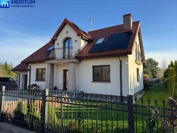 Przestronny dom 220 m2 z ogrodem i tarasem w Osowcu