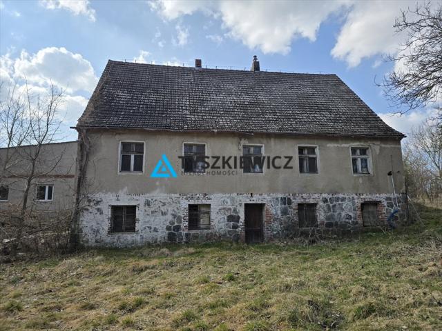 Przestronny dom 220 m² z dużą działką i potencjałem