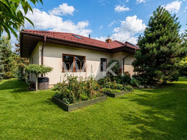 Przestronny dom 220 m² z ogrodem i garażem w Białołęce