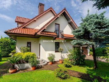 Przestronny dom 220 m² z potencjałem inwestycyjnym