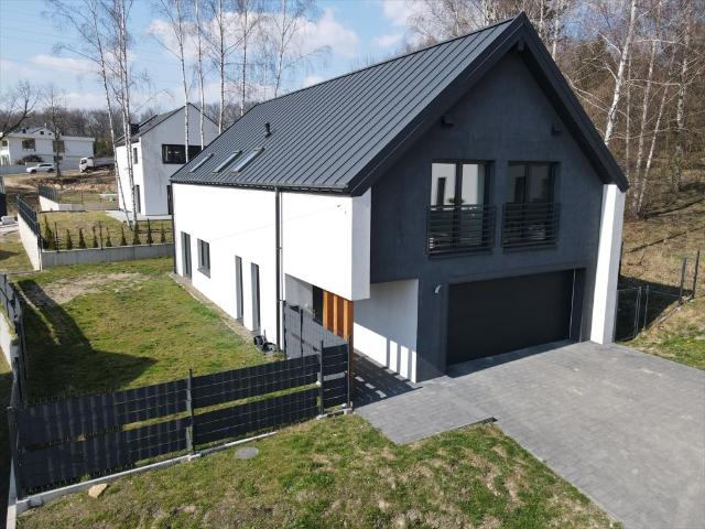 Przestronny dom 222 m² z garażem i widokiem zapraszam