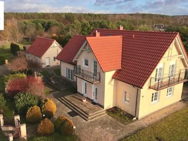 Przestronny dom 223 m² z garażem i tarasem polecam
