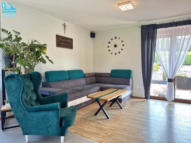 Przestronny dom 230 m² z panoramicznym widokiem i dużą działką