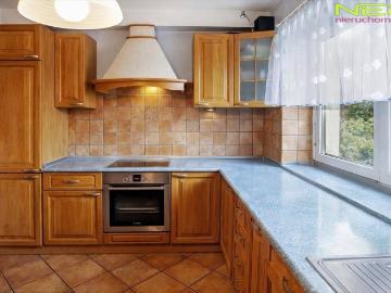 Przestronny dom 232 m2 z ogrodem i garażem w Częstochowie