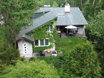 Przestronny dom 233 m² z potencjałem, Brwinów