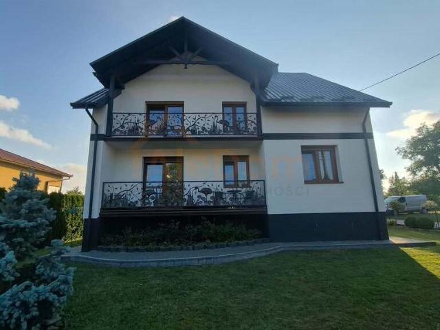Przestronny dom 247 m² z garażem i wędzarnią Dębno