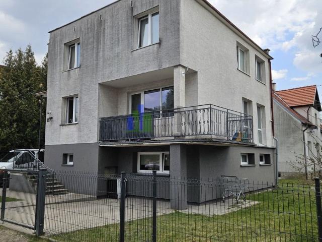 Przestronny dom 240 m2 z kapitalnym remontem i 10 pokojami