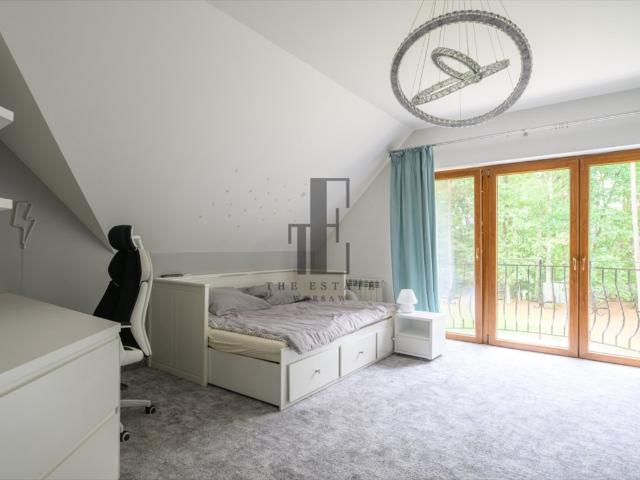 Przestronny dom 240 m2 z ogrodem, garażem i świetną komunikacją