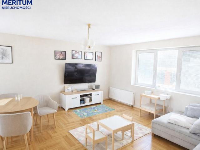 Polecam przestronny dom 250 m² z dużym potencjałem w Radziejowicach