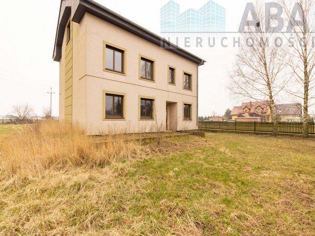 Przestronny dom 250 m2 z ogrzewaniem podłogowym i garażem
