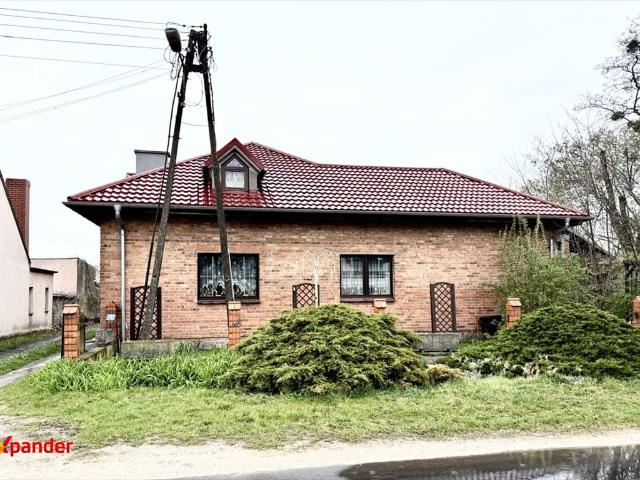 Przestronny dom 250 m² na dużej działce 7000 m² w Psary Polskie