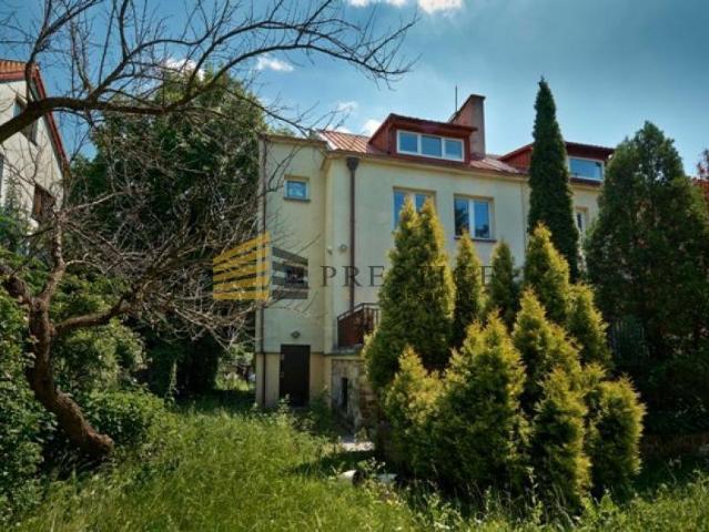 Przestronny dom 265 m2 z ogrodem i garażem na Mokotowie