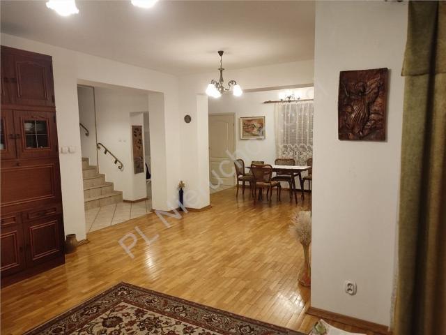 Przestronny dom 267 m² z piwnicą i tarasami w Nadarzynie