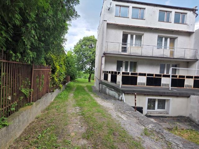 Przestronny dom 262 m² z garażem, działka 859 m² polecam
