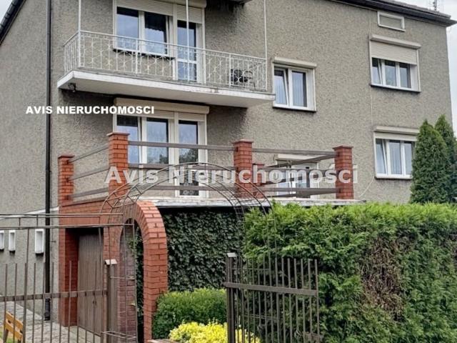 Przestronny dom 270 m2 z ogrodem i garażem