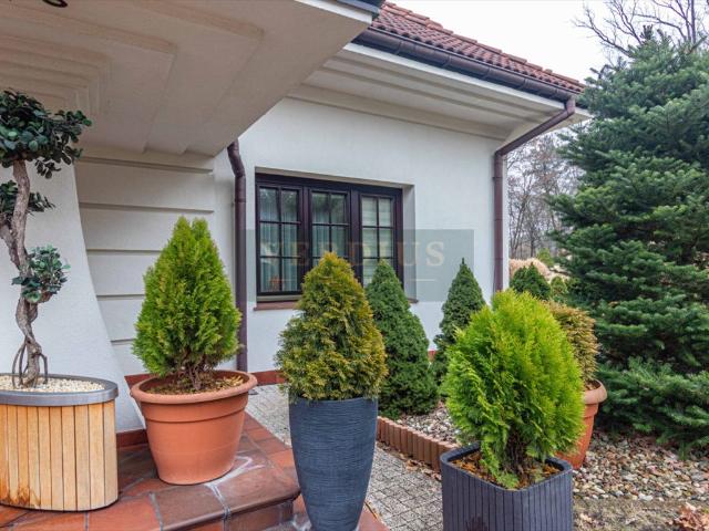 Przestronny dom 270 m² z ogrodem w Markach