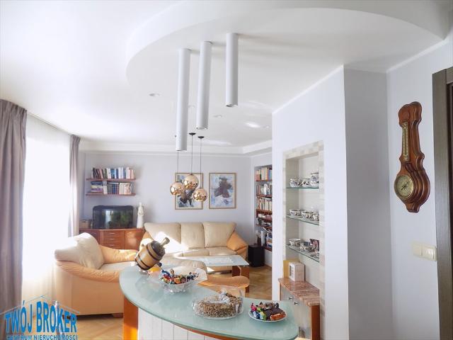 Przestronny dom 288 m² w Pruszczu Gdańskim garaże, taras