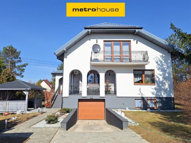 Przestronny dom 307 m² z dużą działką i garażem