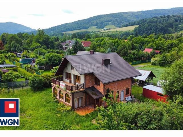 Przestronny dom 300 m² na dużej działce w Brennej polecam!
