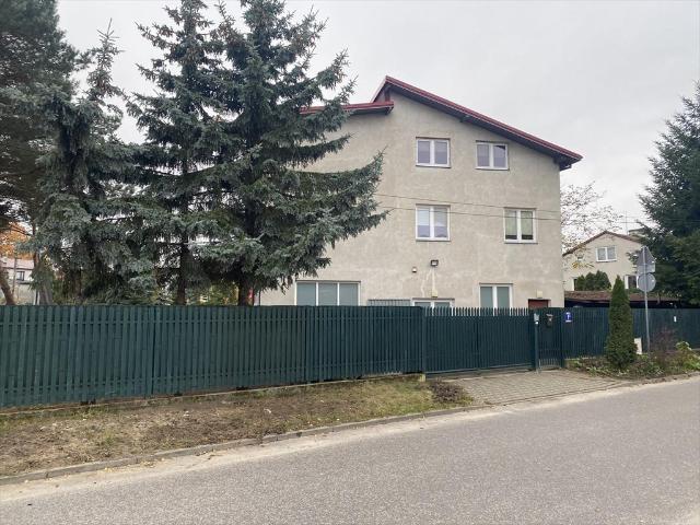 Wynajmę przestronny dom 300 m² na działalność usługową w Kobyłce