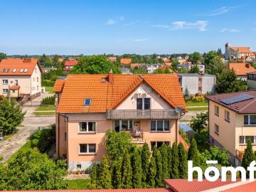 Przestronny dom 300 m² z 3 salonami i 7 sypialniami