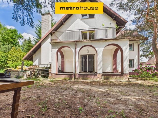 Przestronny dom 310 m² z 8 pokojami, garażem i tarasem