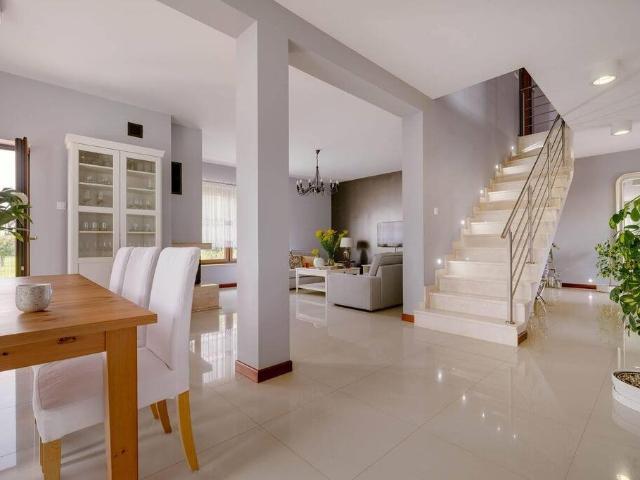 Przestronny dom 328 m² z ogrodem, garażem polecam