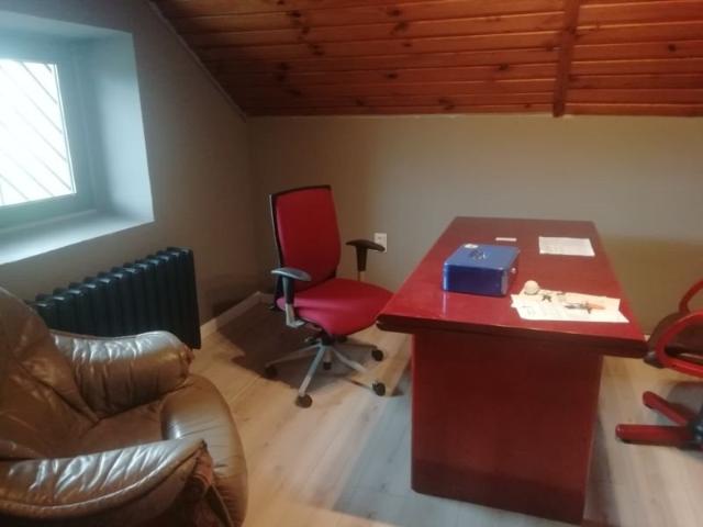 Przestronny dom 320 m² z dużą działką w Mysiadle blisko Warszawy