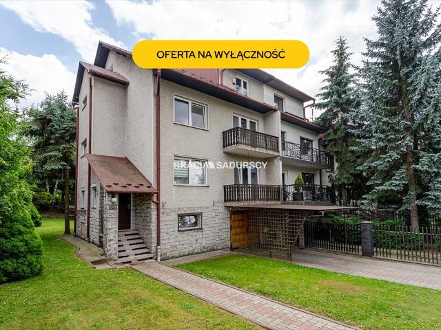 Przestronny dom 320 m² z garażem i tarasem