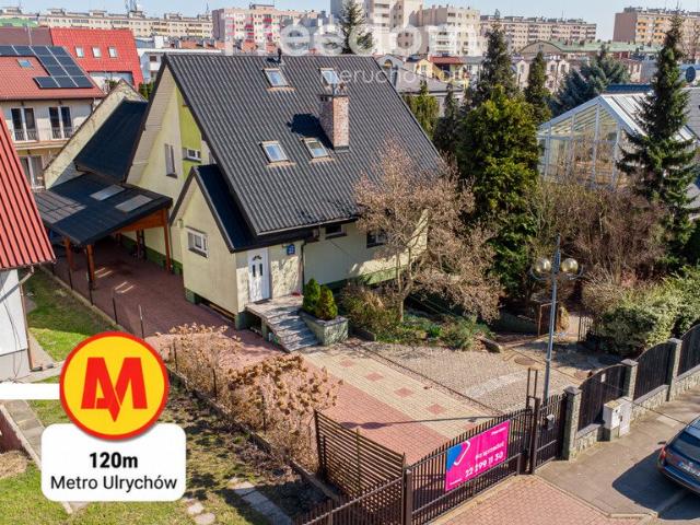 Przestronny dom 330 m² z tarasem i ogrodem w Woli