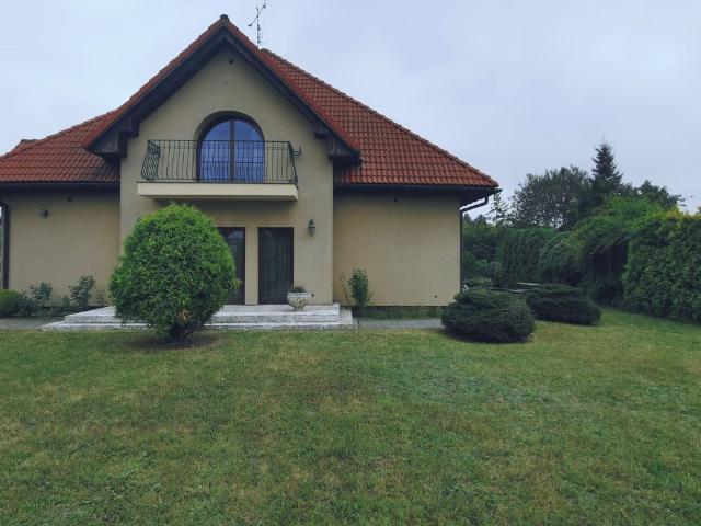 Przestronny dom 342 m² w Knurowie zapraszam