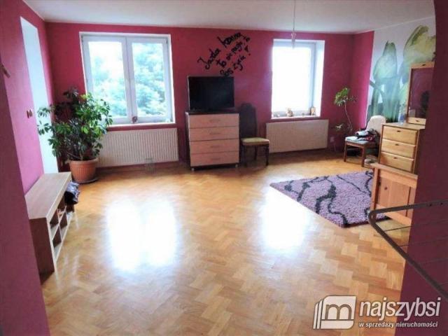 Przestronny dom 350 m2 z garażem i poddaszem w Kołobrzegu