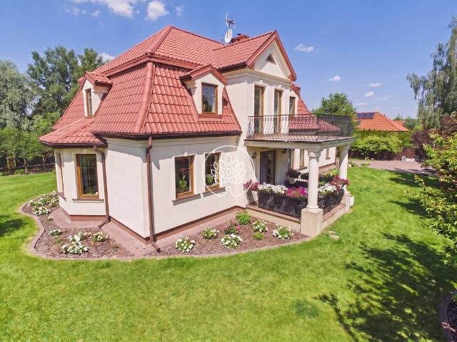 Przestronny dom 360 m² po remoncie, nowoczesna kuchnia i ogród