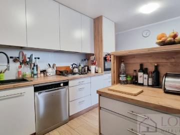 Przestronny dom 390 m² z nowoczesnym wykończeniem i garażem