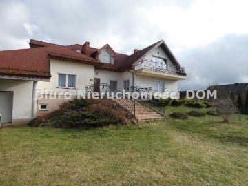 Przestronny dom 425 m2 z tarasami i garażem w Białej Dolnej
