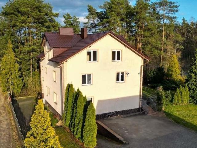 Sprzedam przestronny dom 555 m² z funkcjonalnym układem i ekologicznym ogrzewaniem