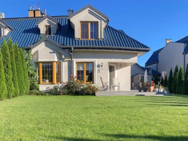 Przestronny dom 5 pokoi 244 m² w Józefosławiu