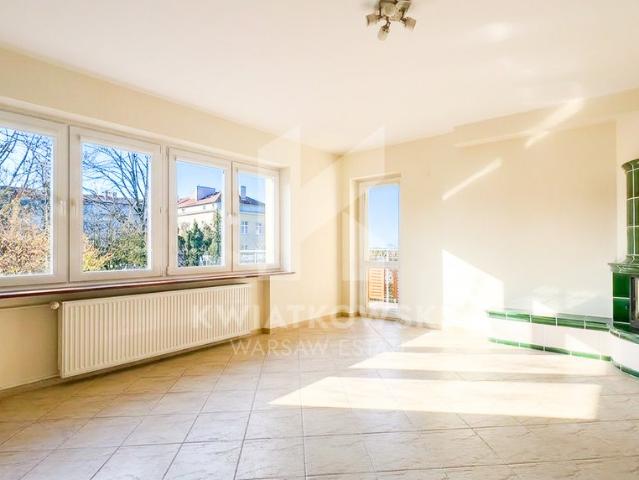 Przestronny dom biurowy 378 m² z ogrodem i 9 miejscami zapraszam