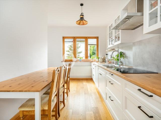 Przestronny dom bliźniaczy 134 m² z ogrodem i garażem
