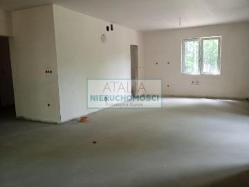 Przestronny dom bliźniak z 94 m² poddasza do własnej aranżacji