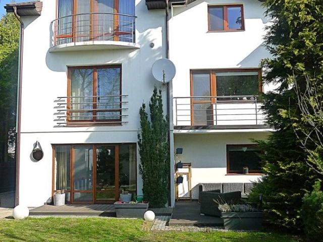 Przestronny dom bliźniak z wysokim standardem, 324 m²