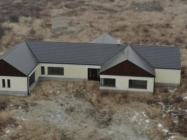 Polecam przestronny dom do wykończenia 430 m² z dużym potencjałem