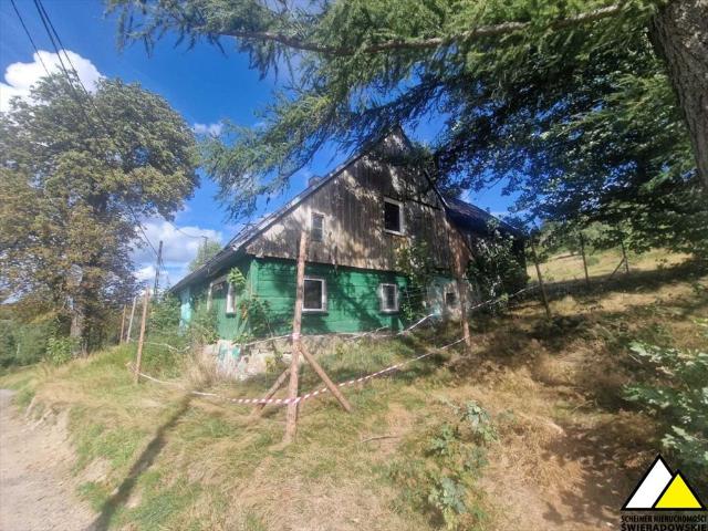 Przestronny dom na 15 300 m² z widokiem na Stóg Izerski