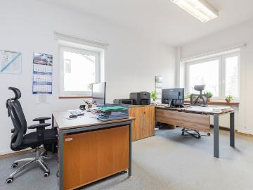 Przestronny dom na biuro 500 m² z możliwością zamieszkania