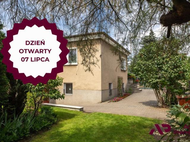Przestronny dom na Naramowicach z dużą działką i ogrodem