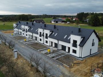 Przestronny dom skrajny z ogrodem i garażem w Głogowie Małopolskim