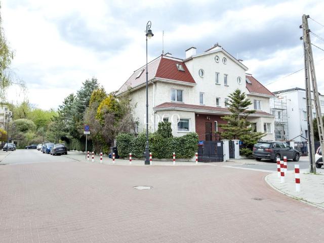 Przestronny dom w spokojnej okolicy ul. Cisowa, Warszawa, Mokotów