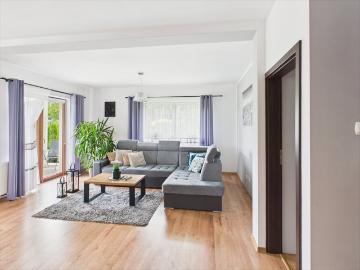 Przestronny dom wolnostojący 166 m² z ogrodem i garażem