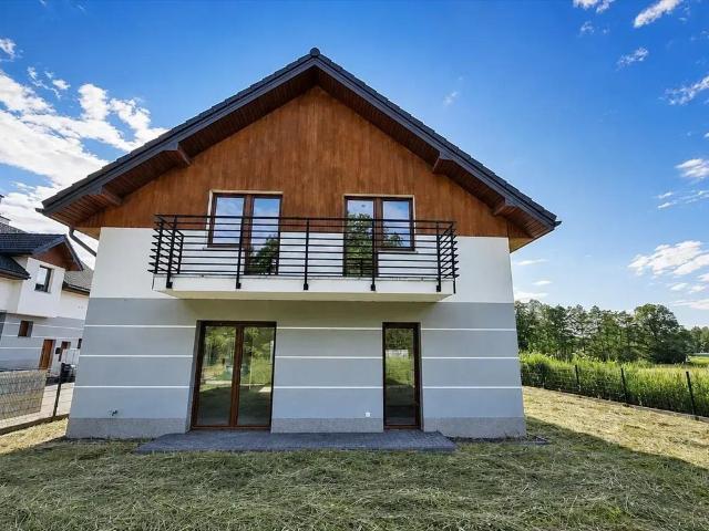 Przestronny dom wolnostojący 183 m² z ogrodem i tarasem